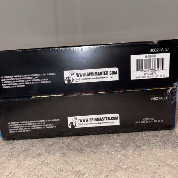 Spin Master 2-Pack of 1000 Piece Jigsaw Puzzles Retro Comics & Fruit Labels NEW - Picture 6 of 7